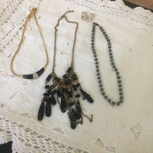 Elegant Black and Gold Necklace Set